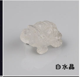 Chinese Natural Crystal Semi-precious Stone Turtle Carving Small Animal Powder Crystal Jade Crafts Feng Shui Ornaments