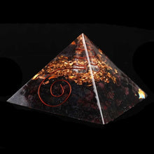 Load image into Gallery viewer, Natural Quartz Crystal Pyramid